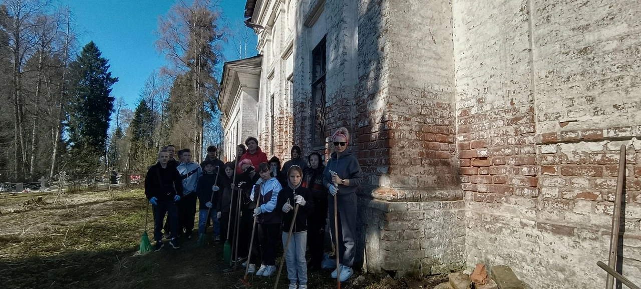 Общегородской субботник у Храма Димитрия Солунского